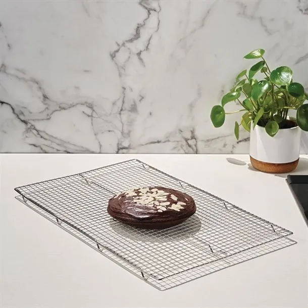 Vogue Large Cake Cooling Tray - 635 X 405mm 25 X 16"
