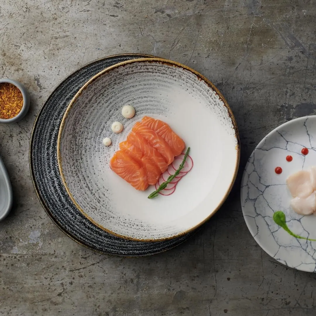 Accents Jasper Grey Round Coupe Plate