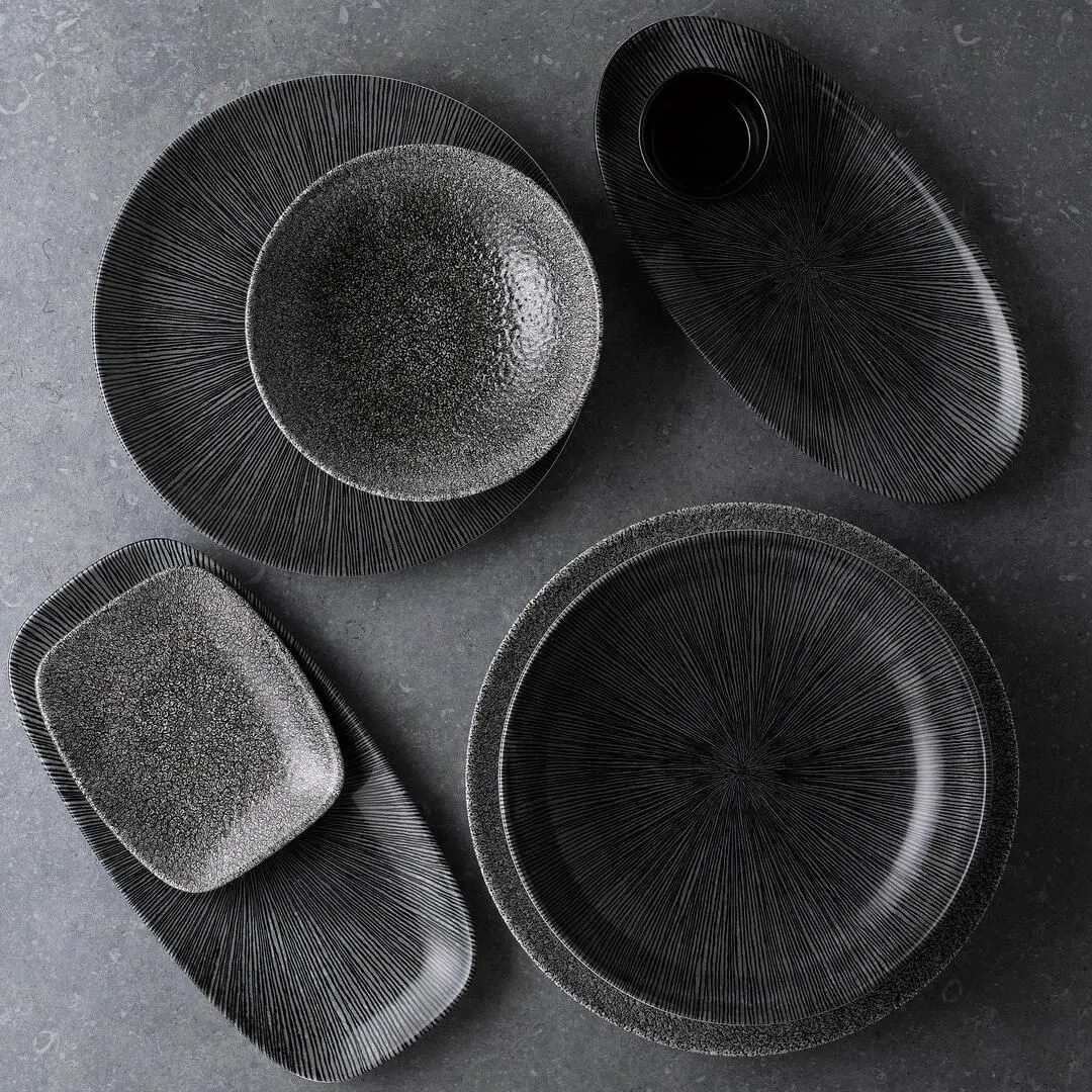 Agano Black Round Coupe Plate