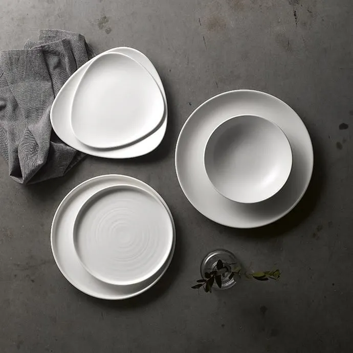 Satin Triangular Plate